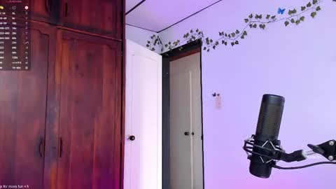 sexy__emma online show from April 13, 5:50 pm