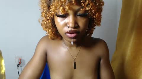 sexy_bluey247 online show from April 30, 6:24 pm