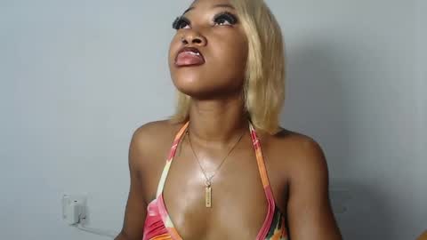 sexy_bluey247 online show from May 23, 3:13 am