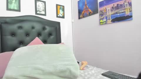 sexy_candy18x online show from March 7, 1:16 am