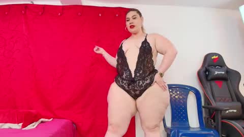 Snapshot of sexy_curvi chatting on October 16, 5:01 pm karla instagram online show from October 16, 5:01 pm