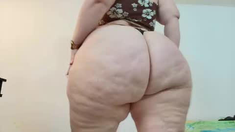 Snapshot of sexy_curvi chatting on February 11, 4:46 pm karla instagram online show from February 11, 4:46 pm