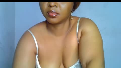 Clara online show from October 8, 9:21 pm