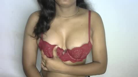 Snapshot of sexy_elna chatting on September 23, 10:31 am Elnaa online show from September 23, 10:31 am