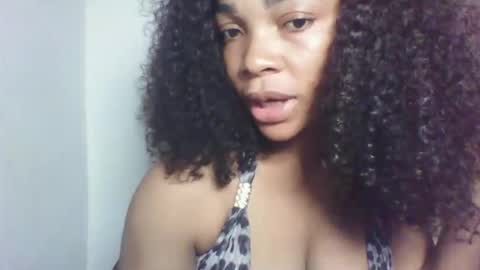 Snapshot of sexy_kitty881 chatting on October 7, 9:33 pm Sexy kitty881 online show from October 7, 9:33 pm