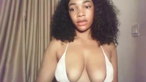 Snapshot of sexy_kitty881 chatting on October 19, 8:57 pm Sexy kitty881 online show from October 19, 8:57 pm