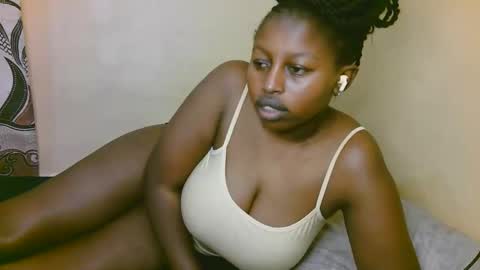 Snapshot of sexy_latasha chatting on October 16, 6:35 am sexy_latasha online show from October 16, 6:35 am