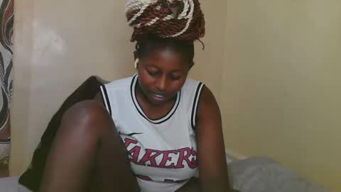 Snapshot of sexy_latasha chatting on September 11, 4:47 am sexy_latasha online show from September 11, 4:47 am