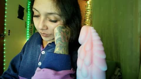 Snapshot of sexy_lolas chatting on September 28, 7:50 am sexy lolas online show from September 28, 7:50 am