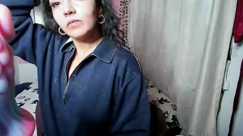 Snapshot of sexy_lolas chatting on October 16, 7:08 am sexy lolas online show from October 16, 7:08 am
