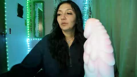 Snapshot of sexy_lolas chatting on October 20, 5:45 am sexy lolas online show from October 20, 5:45 am