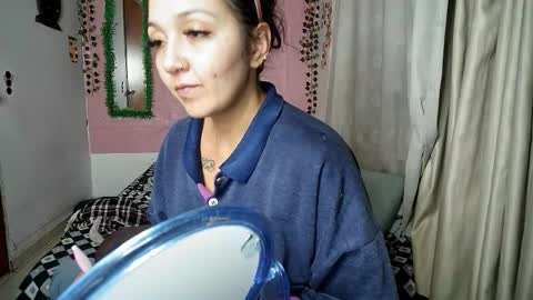 Snapshot of sexy_lolas chatting on October 2, 3:38 am sexy lolas online show from October 2, 3:38 am