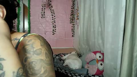 Snapshot of sexy_lolas chatting on October 8, 1:35 am sexy lolas online show from October 8, 1:35 am