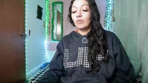 Snapshot of sexy_lolas chatting on October 9, 1:55 am sexy lolas online show from October 9, 1:55 am