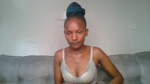 Snapshot of sexy_lucy012 chatting on February 21, 5:24 am sexy_lucy012 online show from February 21, 5:24 am