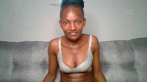 Snapshot of sexy_lucy012 chatting on February 20, 9:31 pm sexy_lucy012 online show from February 20, 9:31 pm
