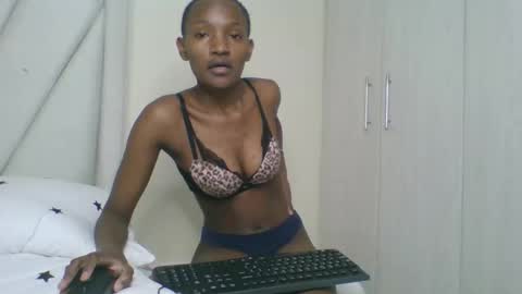 Snapshot of sexy_lucy012 chatting on October 12, 4:05 am sexy_lucy012 online show from October 12, 4:05 am