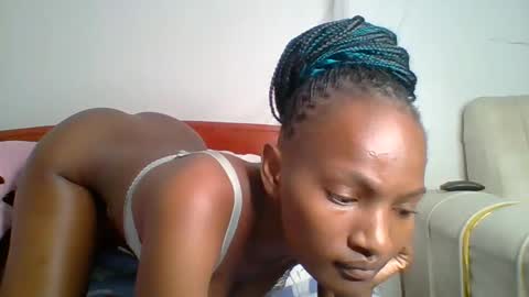 Snapshot of sexy_lucy012 chatting on February 12, 4:22 pm sexy_lucy012 online show from February 12, 4:22 pm