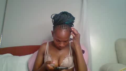 Snapshot of sexy_lucy012 chatting on February 10, 11:02 pm sexy_lucy012 online show from February 10, 11:02 pm