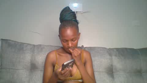 Snapshot of sexy_lucy012 chatting on February 23, 11:25 pm sexy_lucy012 online show from February 23, 11:25 pm