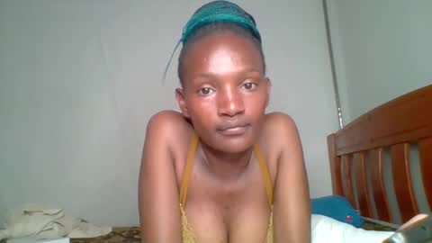 Snapshot of sexy_lucy012 chatting on February 27, 9:47 pm sexy_lucy012 online show from February 27, 9:47 pm