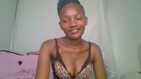Snapshot of sexy_lucy012 chatting on February 11, 10:47 am sexy_lucy012 online show from February 11, 10:47 am