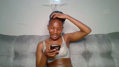 Snapshot of sexy_lucy012 chatting on February 21, 12:38 am sexy_lucy012 online show from February 21, 12:38 am