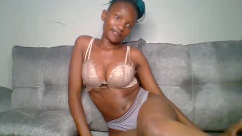 Snapshot of sexy_lucy012 chatting on February 21, 10:04 pm sexy_lucy012 online show from February 21, 10:04 pm