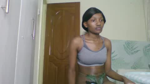 Snapshot of sexy_lucy012 chatting on September 25, 6:59 pm sexy_lucy012 online show from September 25, 6:59 pm