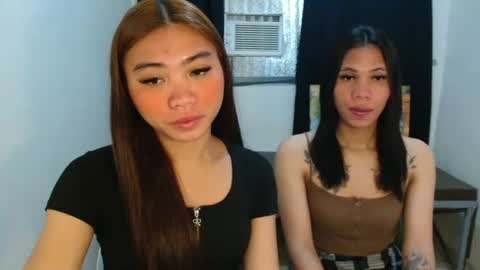 Snapshot of sexy_mikaxoxo chatting on October 8, 2:40 am mika online show from October 8, 2:40 am