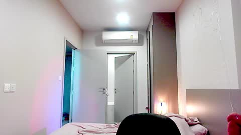 Snapshot of sexy_wise_kind chatting on February 25, 11:59 pm Mandy Green online show from February 25, 11:59 pm