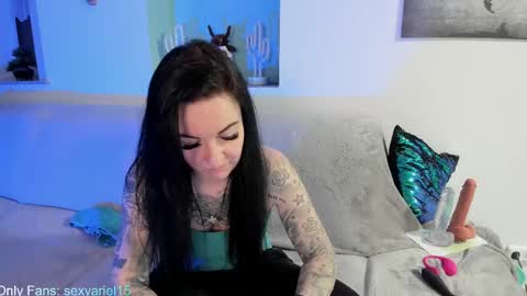 Snapshot of sexyariel15 chatting on March 10, 10:34 pm SexyAriel15 online show from March 10, 10:34 pm