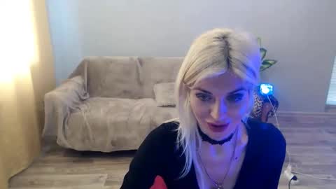 sexybeatriice online show from March 28, 8:27 am