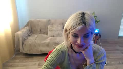 sexybeatriice online show from April 18, 6:59 am