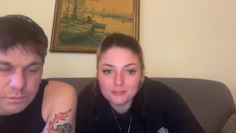 sexycouple41110 online show from March 7, 4:45 am