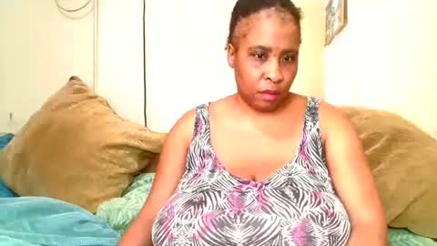sexyebonylove89 online show from May 5, 7:36 am