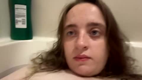 Snapshot of sexykitten2519535 chatting on October 27, 5:13 pm sexykitten2519535 online show from October 27, 5:13 pm