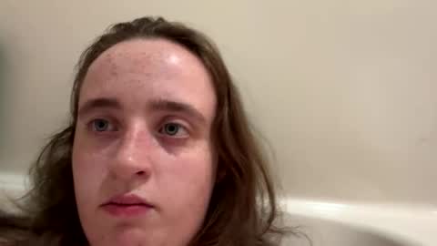 Snapshot of sexykitten2519535 chatting on October 26, 3:18 am sexykitten2519535 online show from October 26, 3:18 am