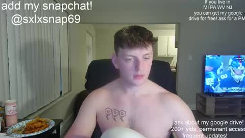 Snapshot of sexylax69 chatting on October 10, 1:22 am sexylax69 online show from October 10, 1:22 am