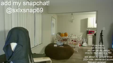 Snapshot of sexylax69 chatting on October 22, 12:36 am sexylax69 online show from October 22, 12:36 am