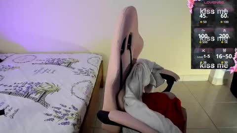 sexyloba  independent model online show from May 15, 9:39 am