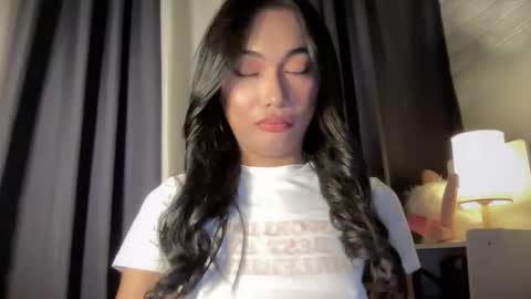 maxine online show from February 22, 8:55 pm