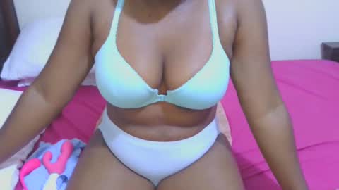 Snapshot of sexymompie chatting on December 20, 10:49 am CANDY online show from December 20, 10:49 am