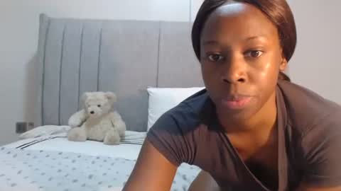 sexymonalisa1 online show from October 19, 7:35 am