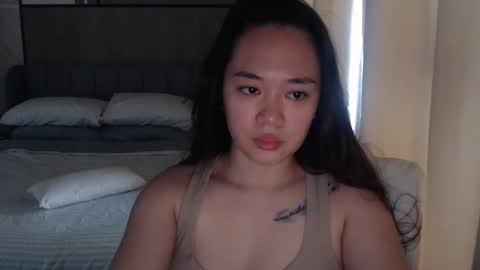 Snapshot of sexypenguin13 chatting on January 6, 7:20 am sexypenguin13 online show from January 6, 7:20 am