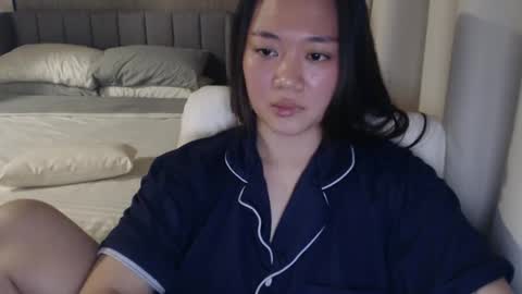 Snapshot of sexypenguin13 chatting on December 13, 11:34 am sexypenguin13 online show from December 13, 11:34 am