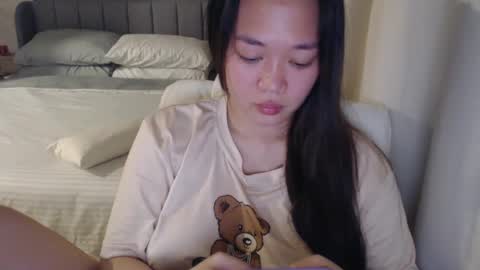 Snapshot of sexypenguin13 chatting on December 10, 12:38 pm sexypenguin13 online show from December 10, 12:38 pm