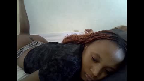 Snapshot of sexypetite4 chatting on September 26, 8:33 am SHARON online show from September 26, 8:33 am