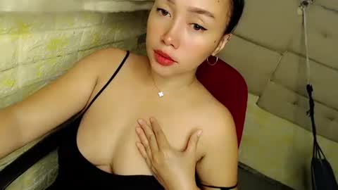 Snapshot of sexypinaymiya chatting on October 26, 10:27 am Miyah online show from October 26, 10:27 am