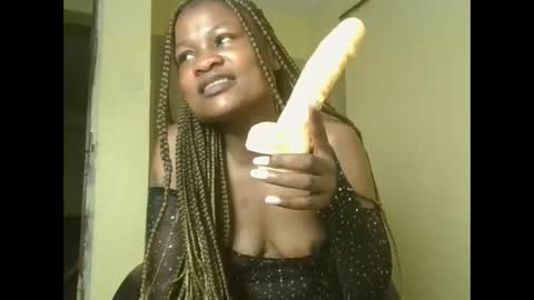 queenivy online show from November 6, 4:48 am